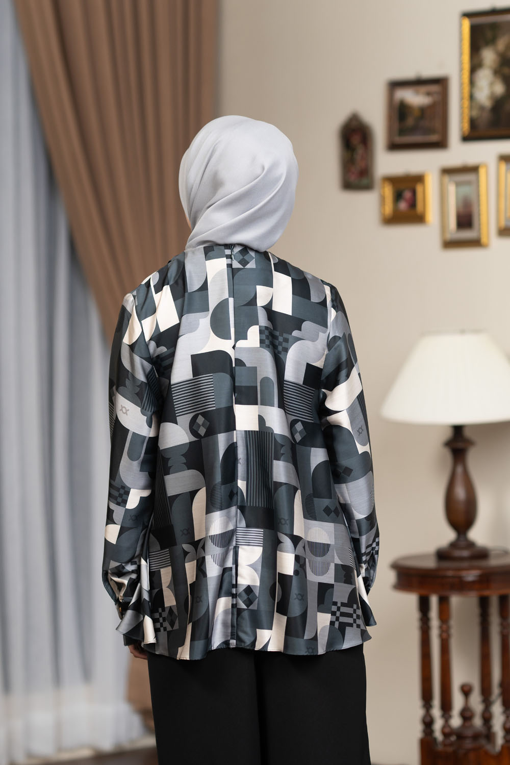 Gradine Blouse (Minor) Dark Luxury