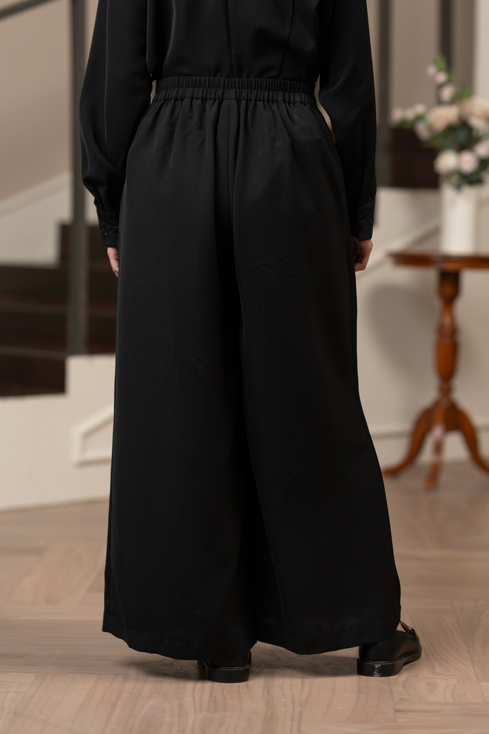 Crestella Pants Raven