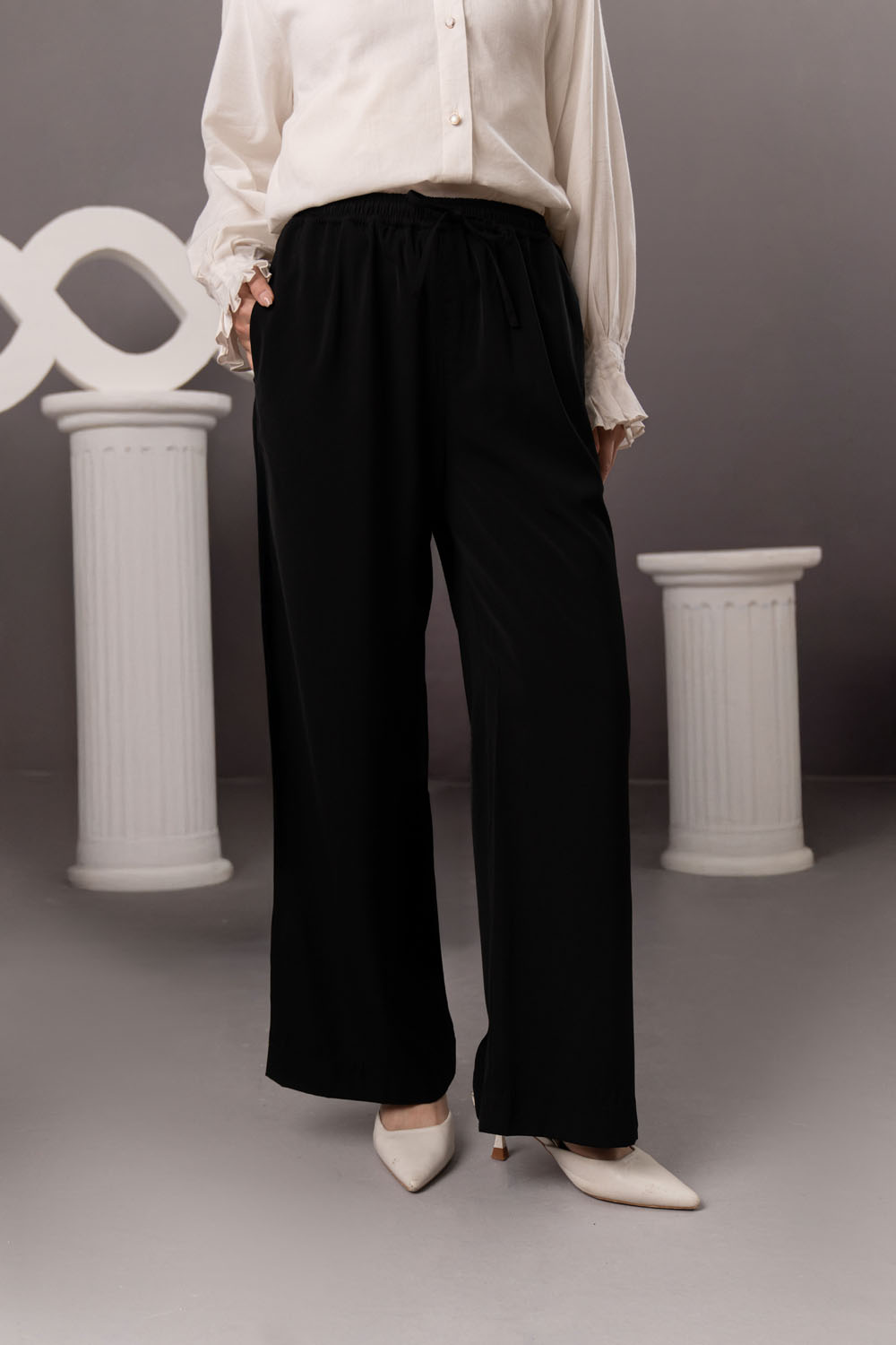 Eira Pants Pitch Black