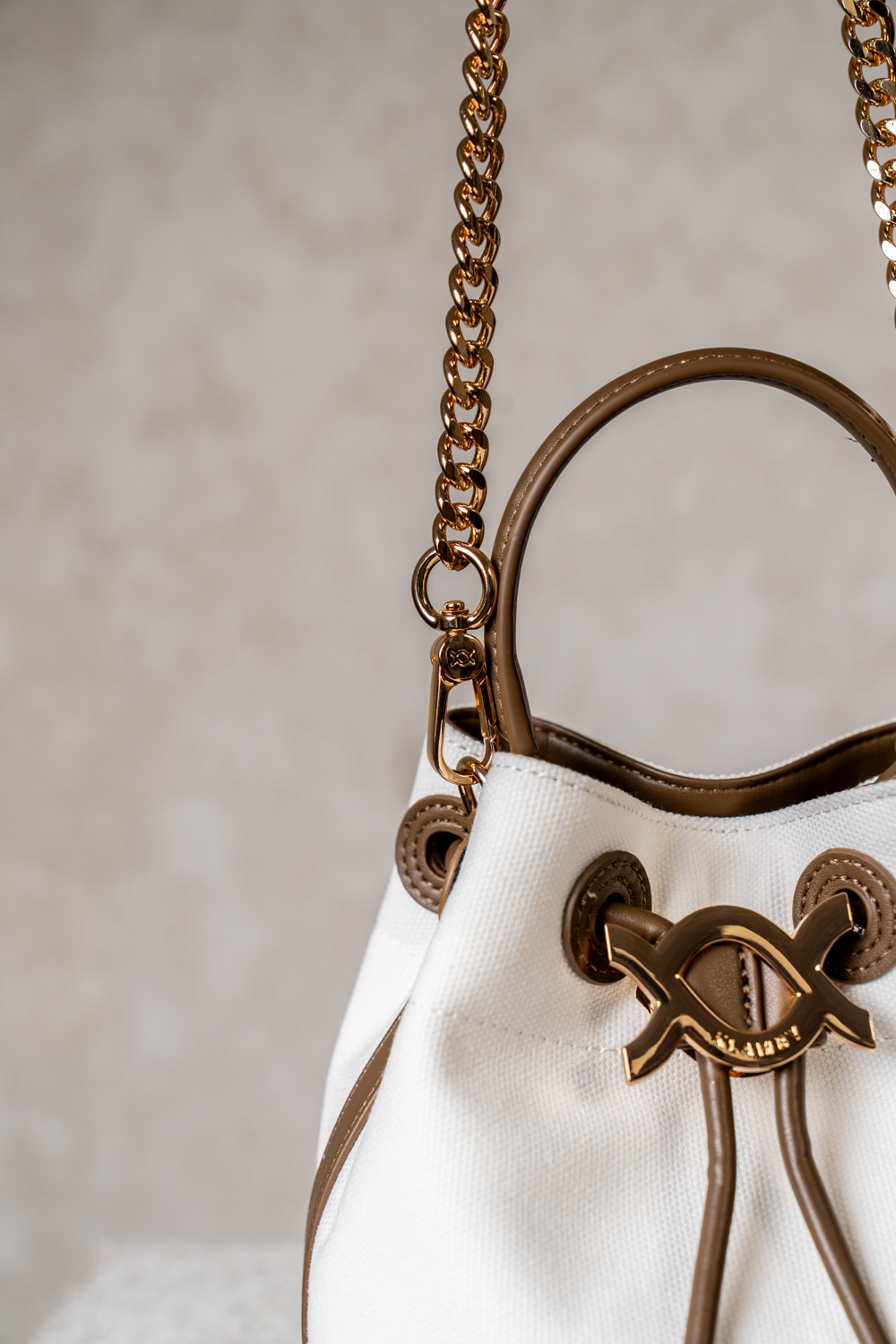 Ava Bucket Bag Medium