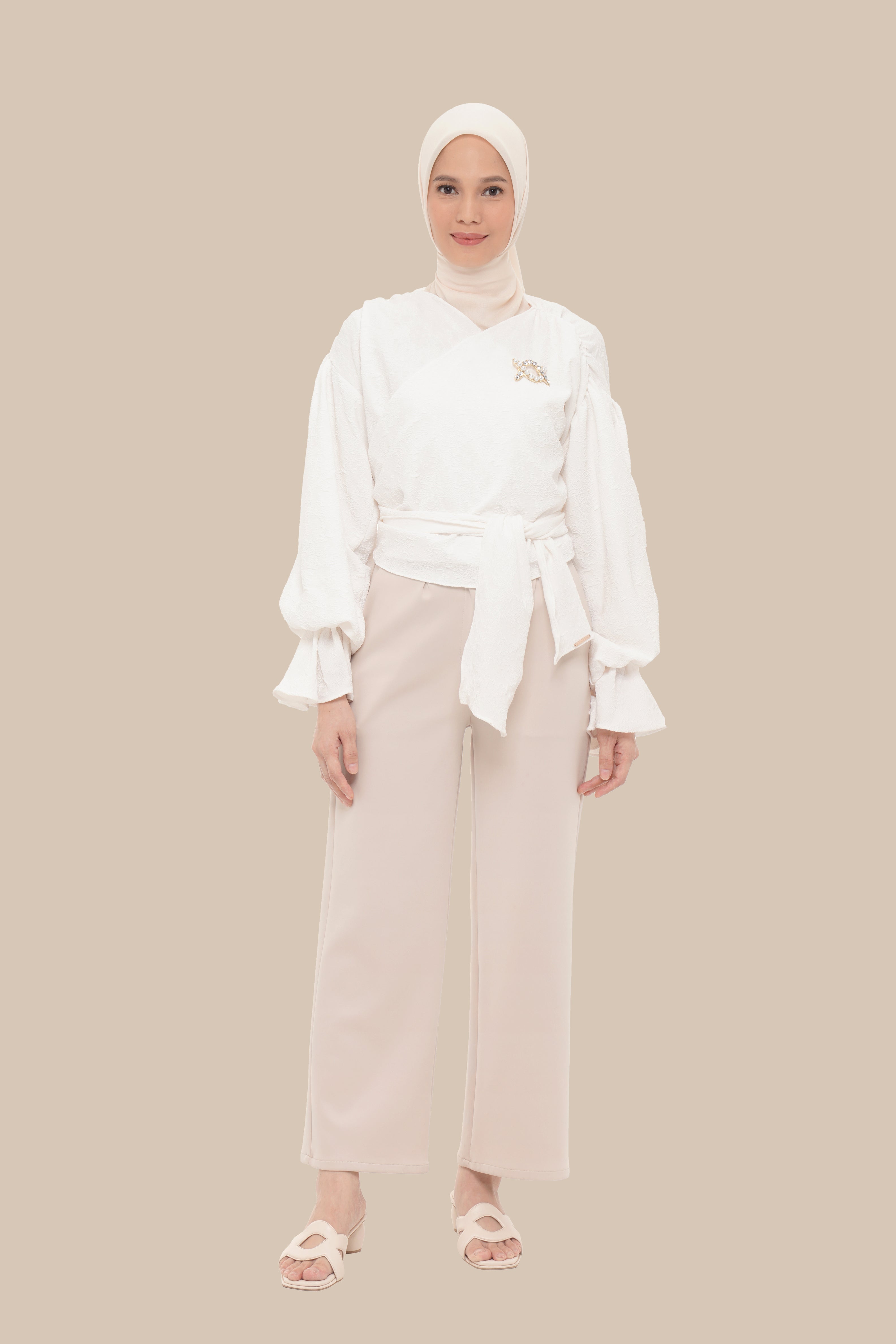 Samantha Outer White