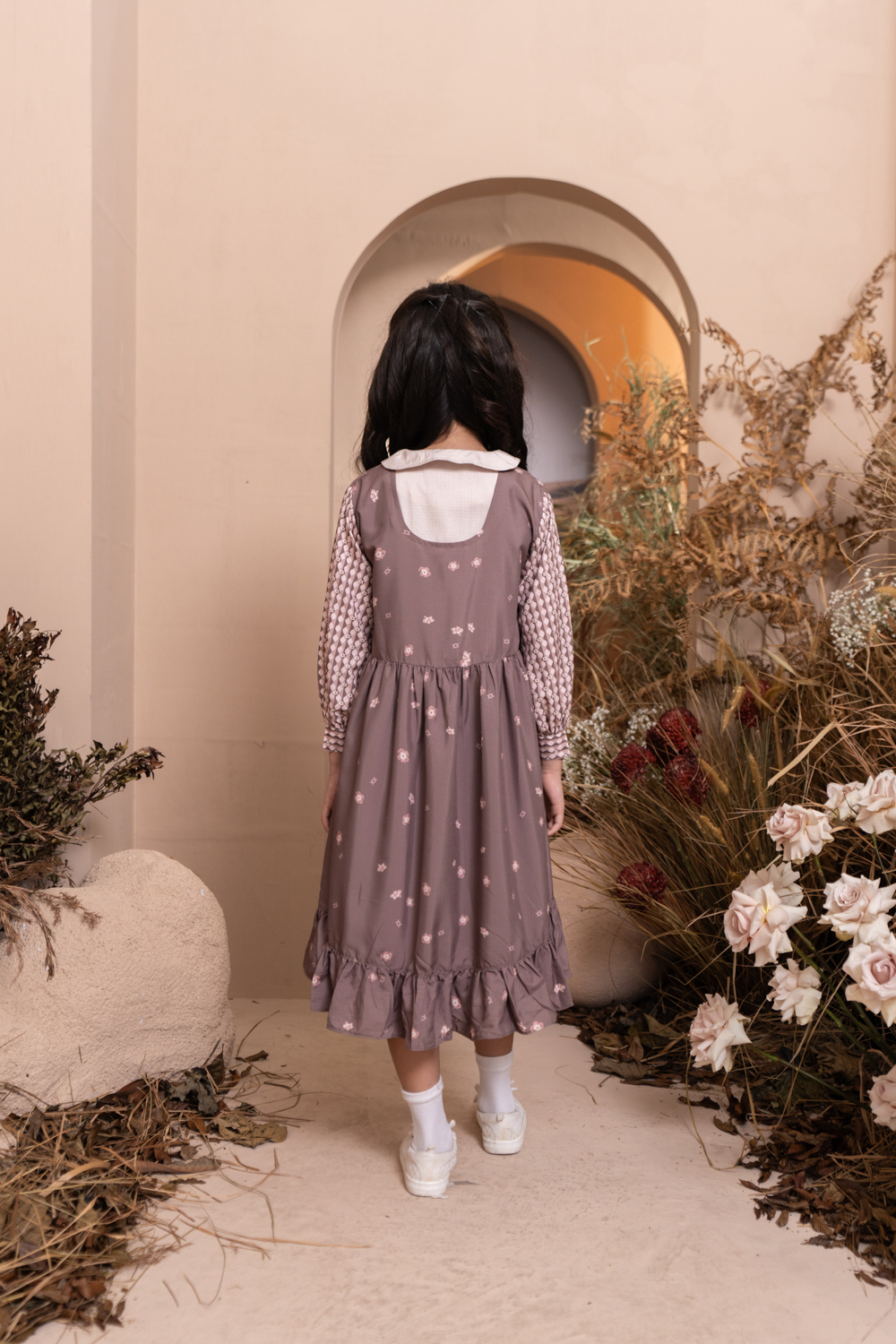 Semantik Dress Girl (Minor) Antique Shell