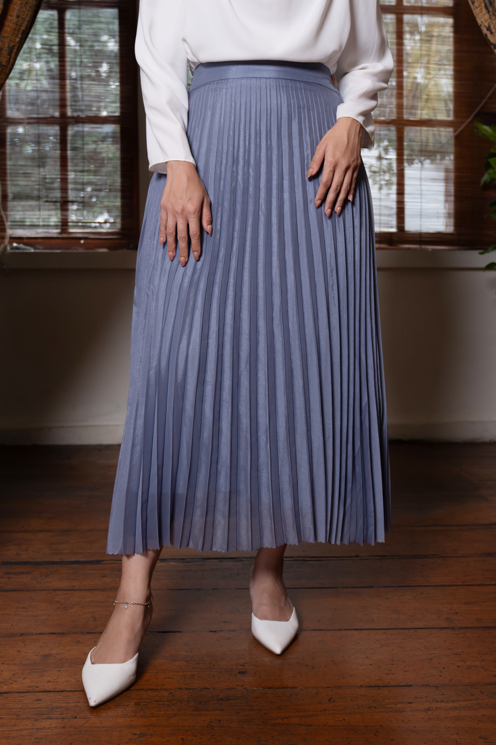 Elle Pleated Skirt (Minor) Infinity