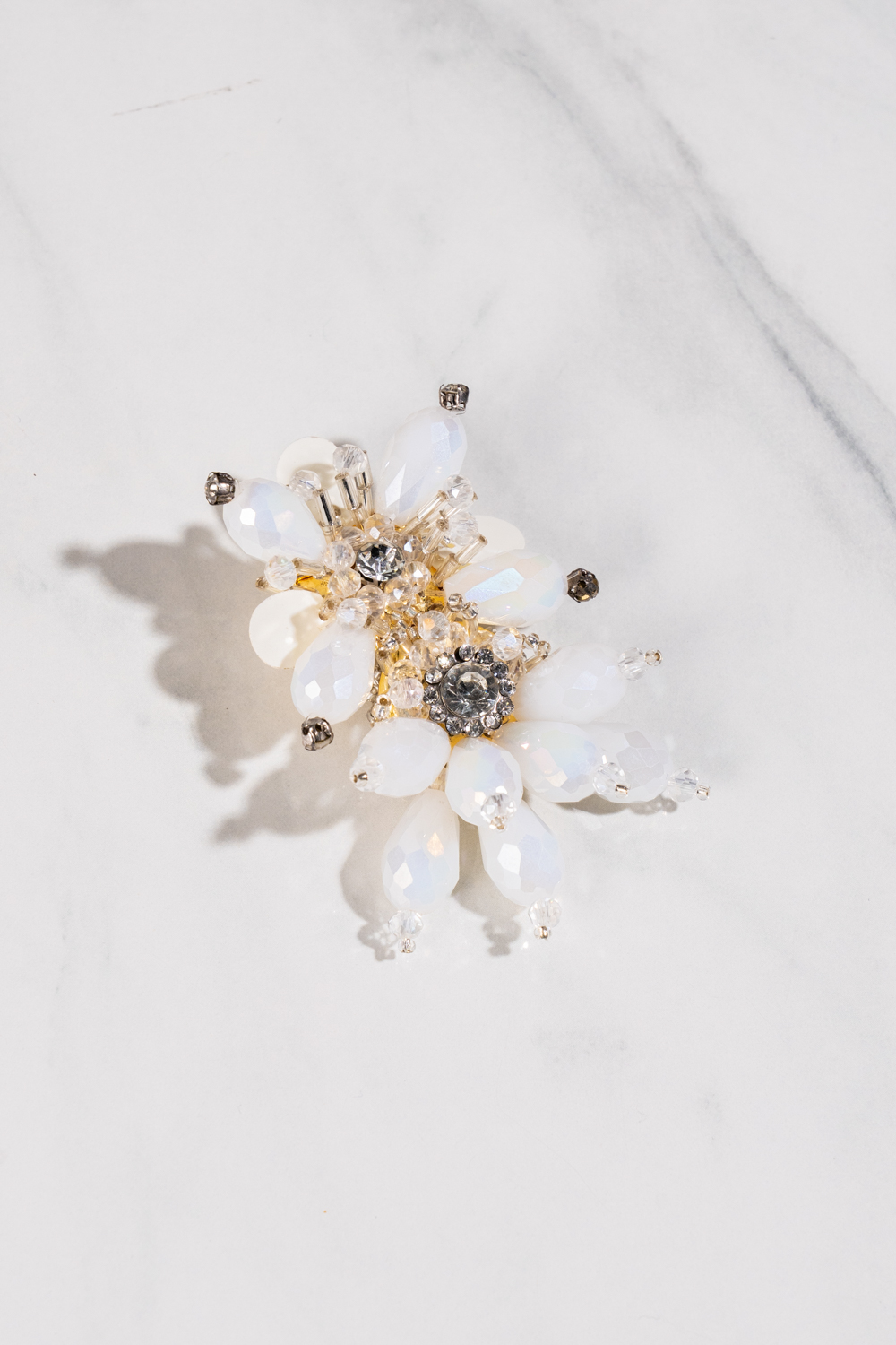 Kaizy Brooch White