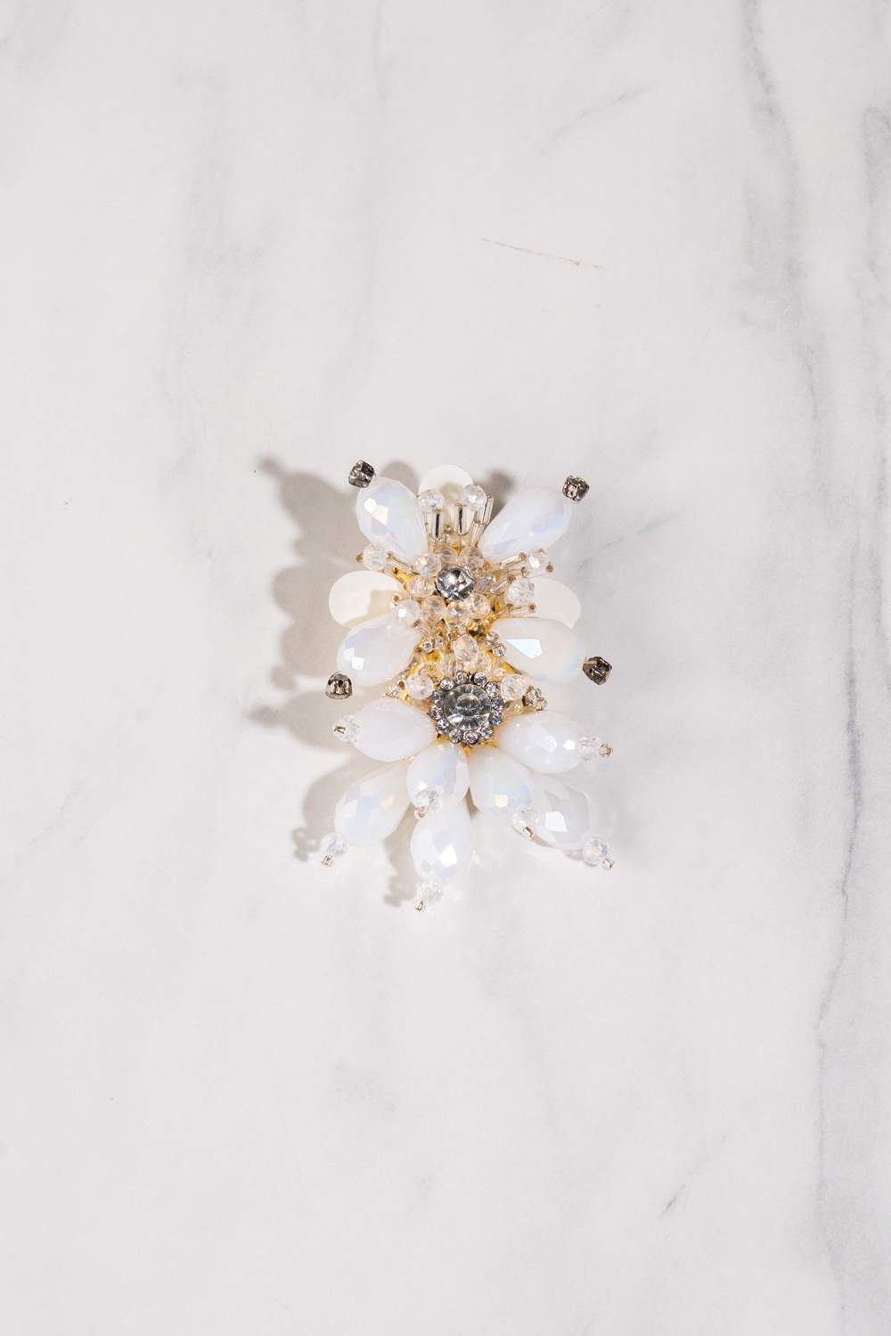 Kaizy Brooch White