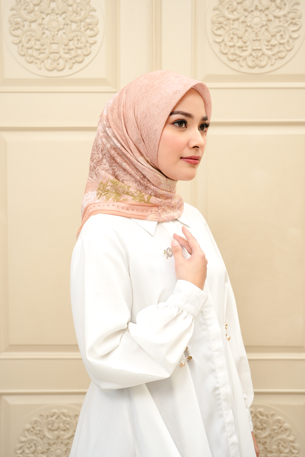 Lariangi Scarf (Minor)