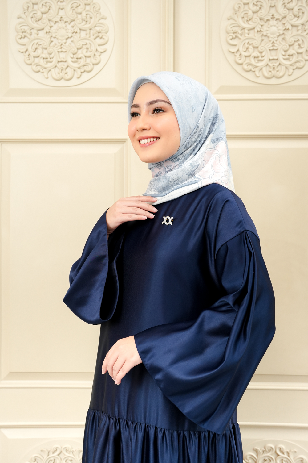 Lariangi Scarf (Minor)