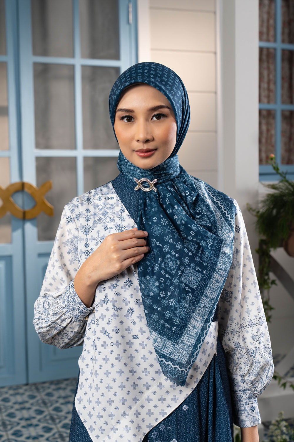 Diyasmara Scarf