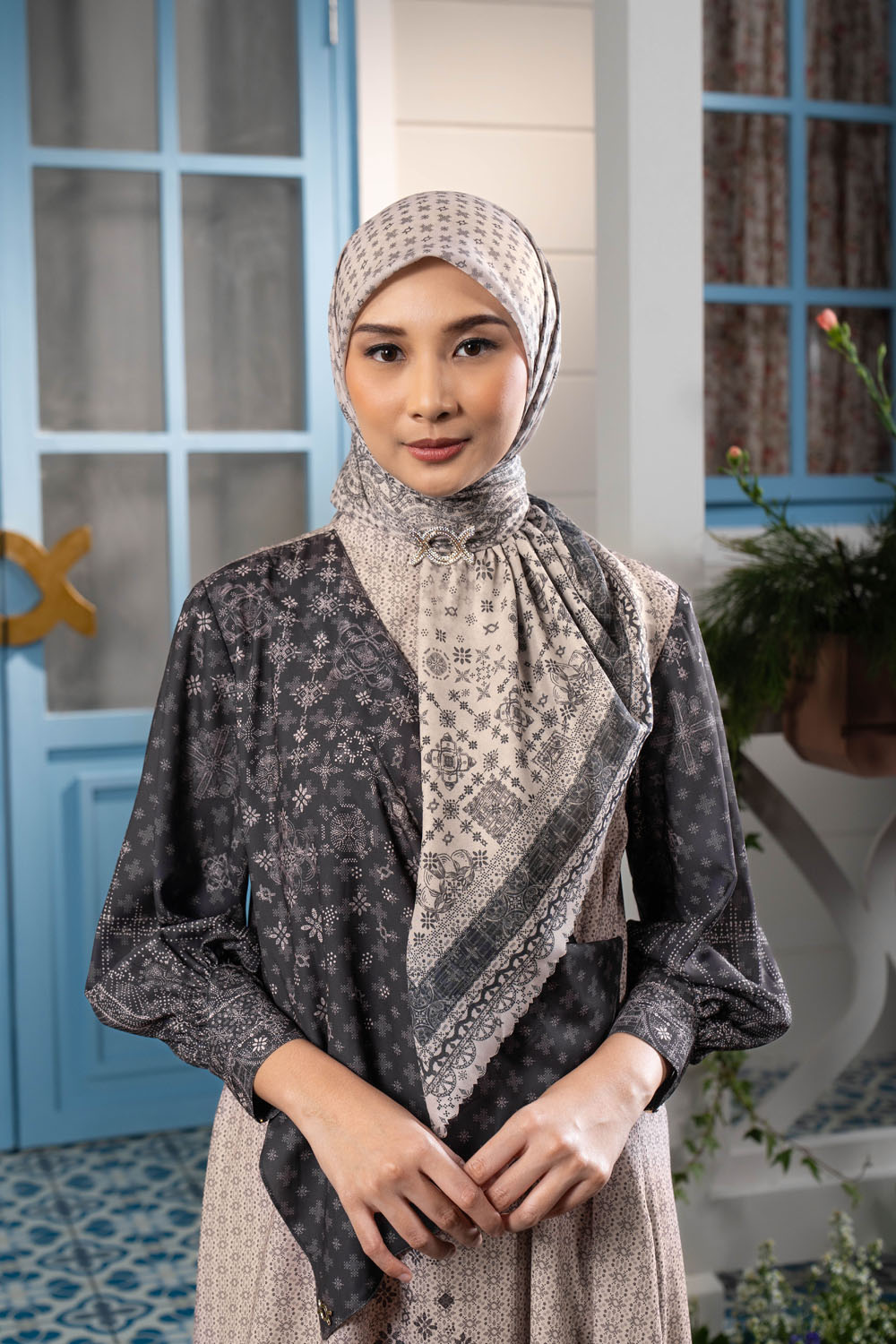 Diyasmara Scarf