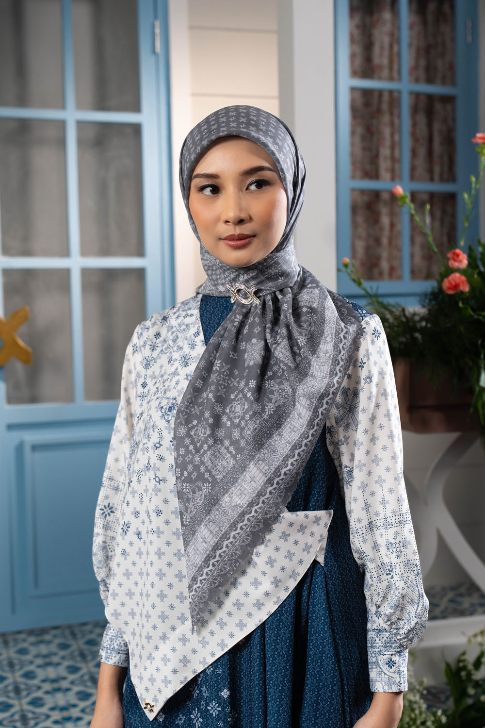 Diyasmara Scarf