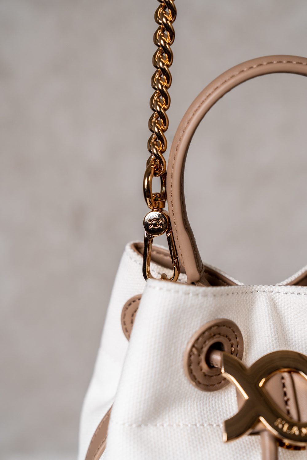 Ava Bucket Bag Medium (Minor)