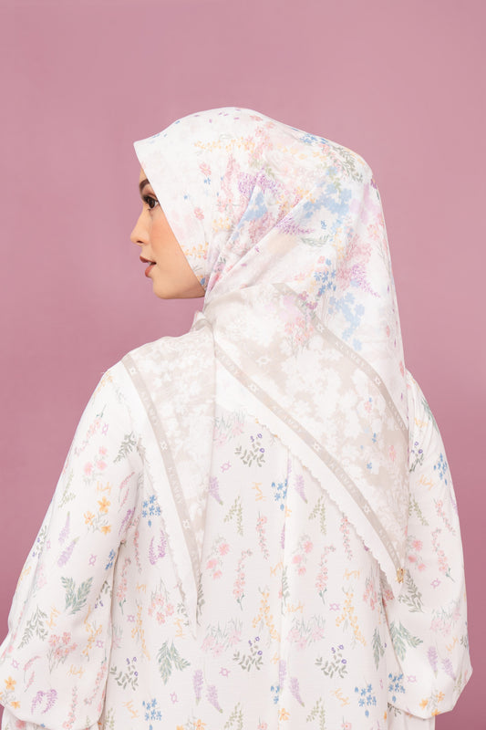 Gardenia Scarf (Minor)