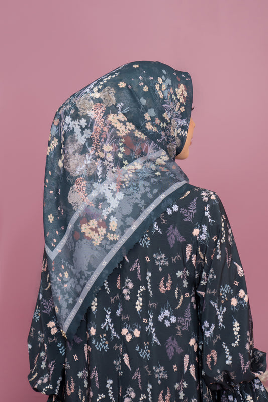 Gardenia Scarf (Minor)