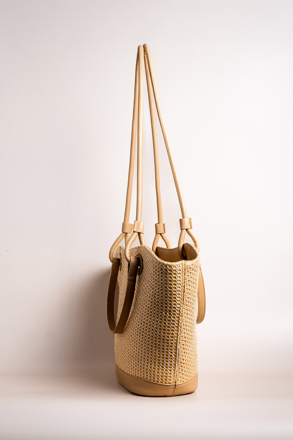 Yara Bucket Tote Bag (Minor)