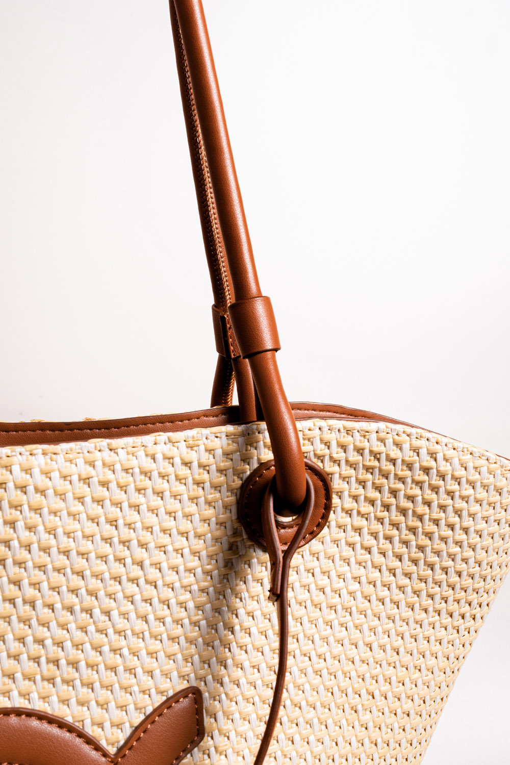 Yara Bucket Tote Bag (Minor)