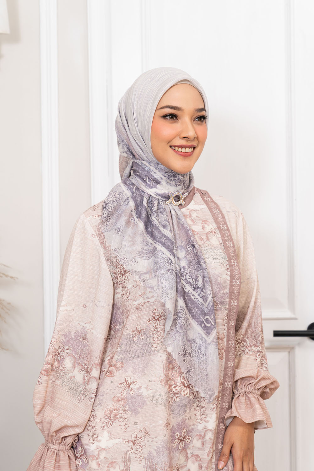 Dhinaya Scarf