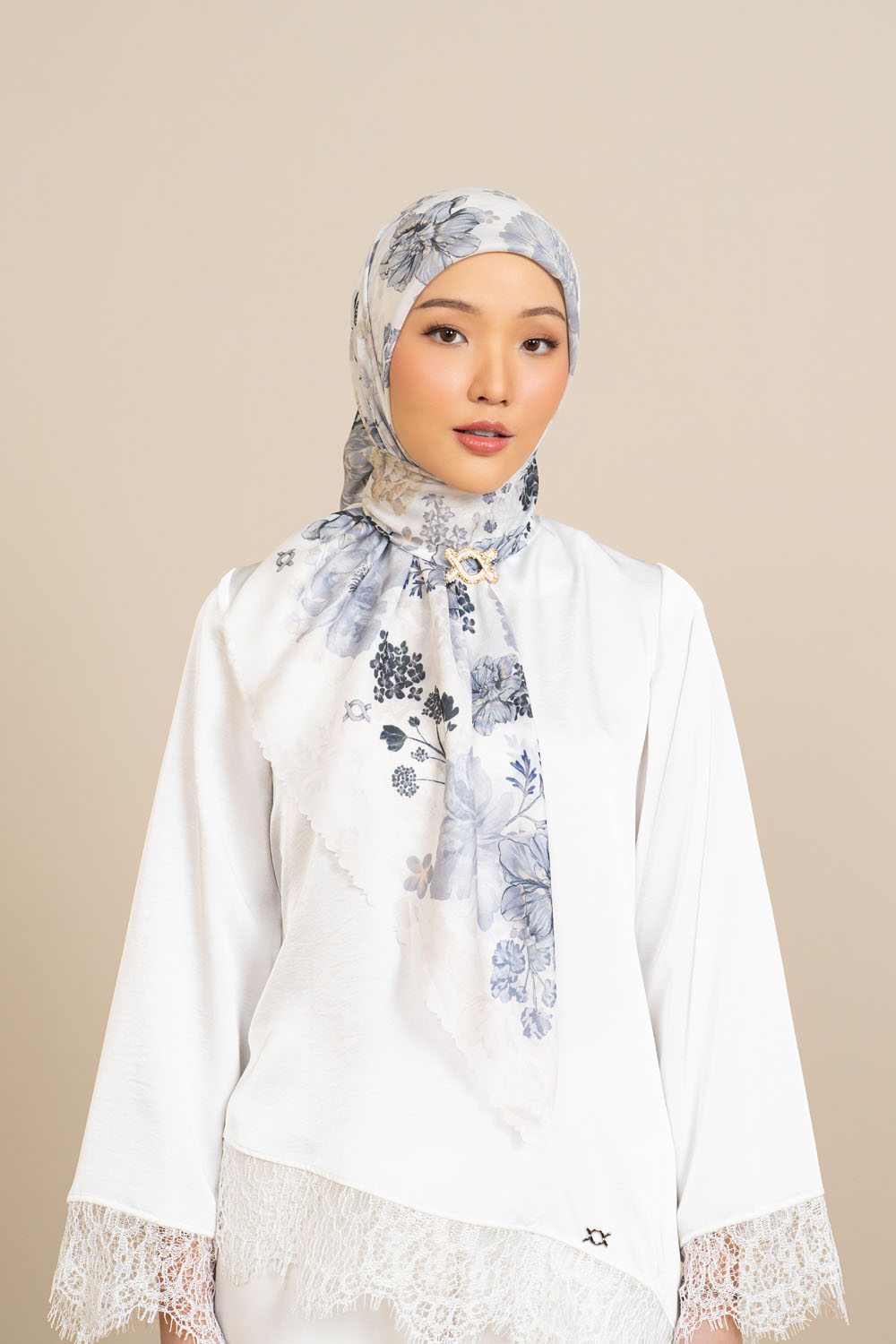 Selia Scarf