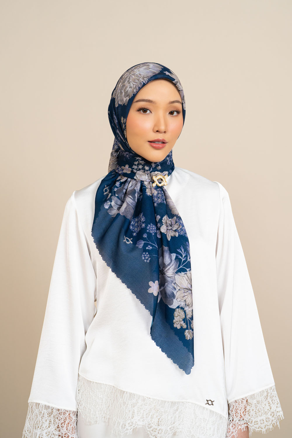 Selia Scarf