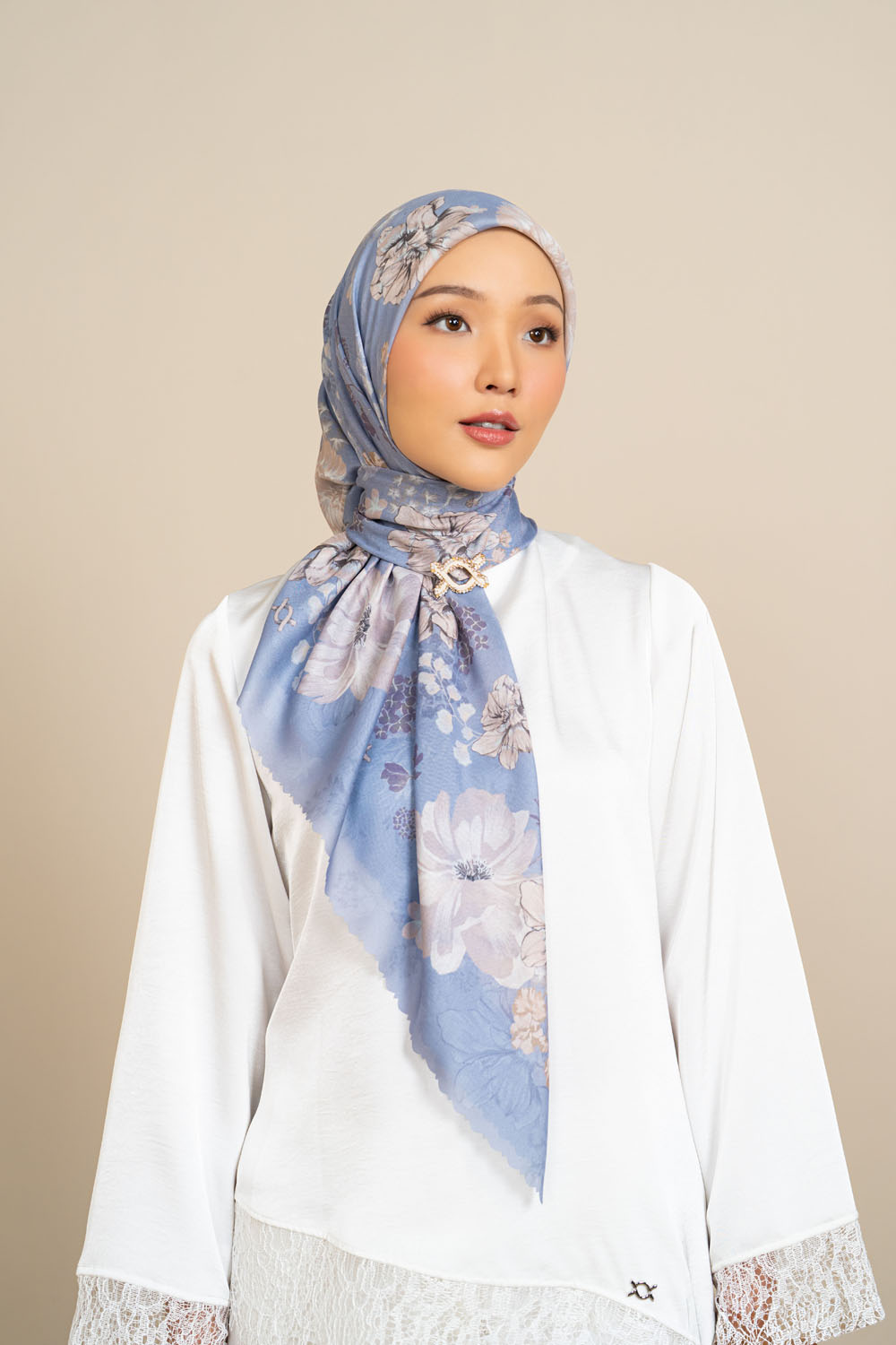 Selia Scarf