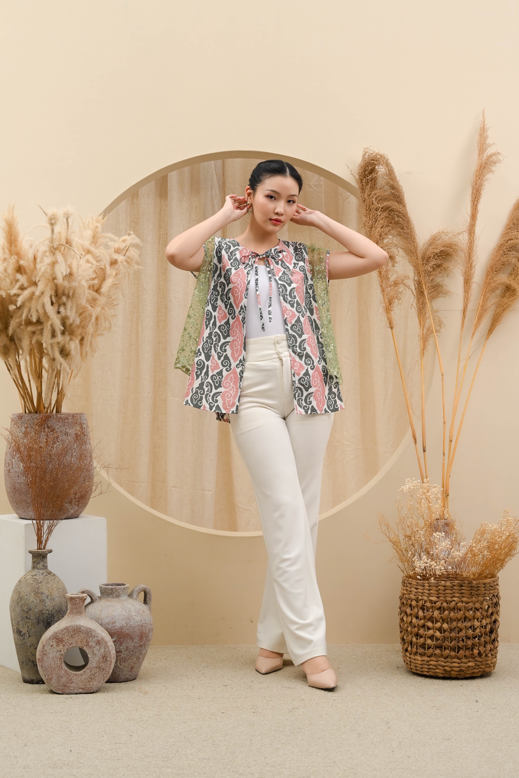 NAYOMI VEST