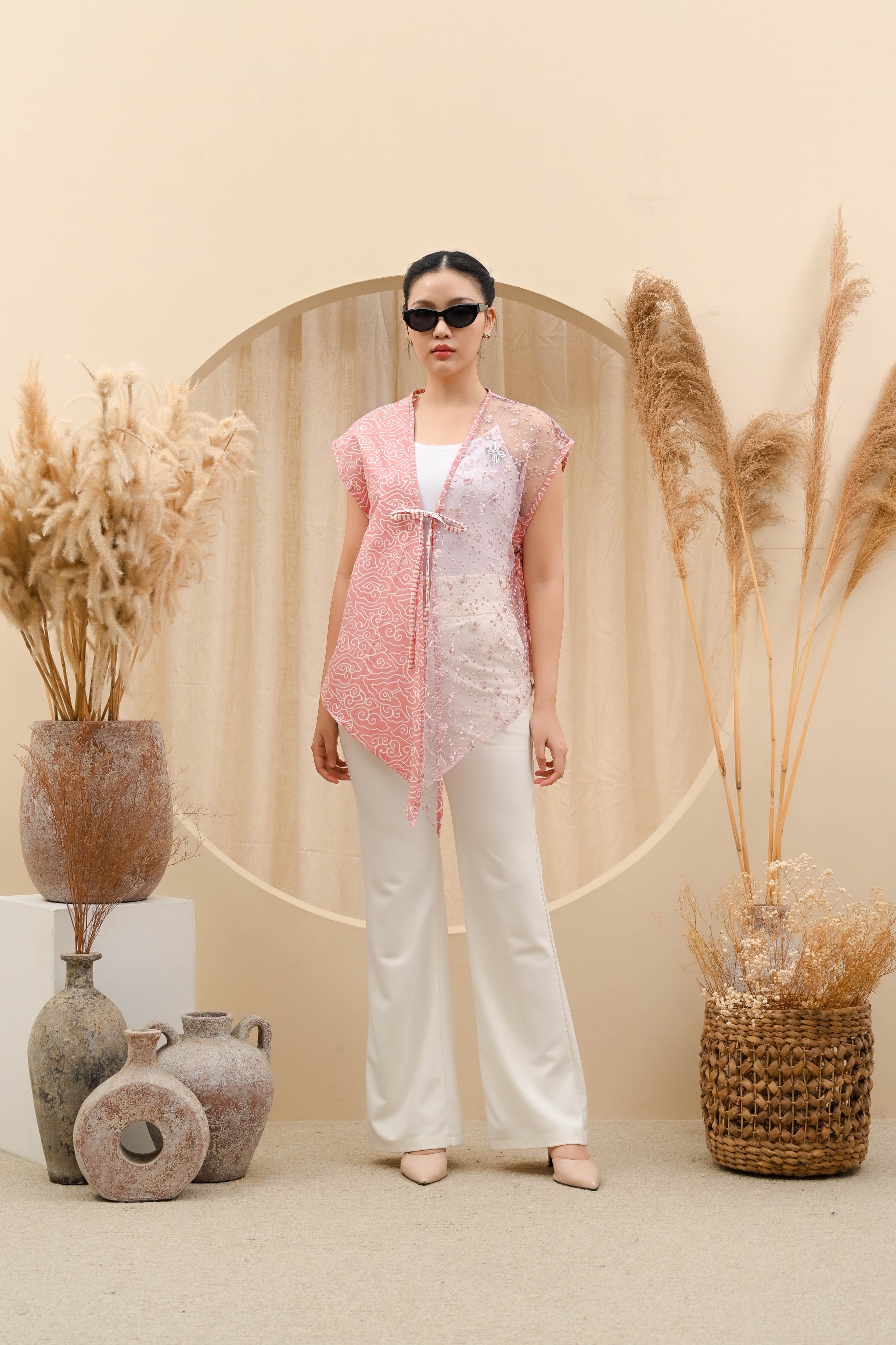 ELARIA VEST
