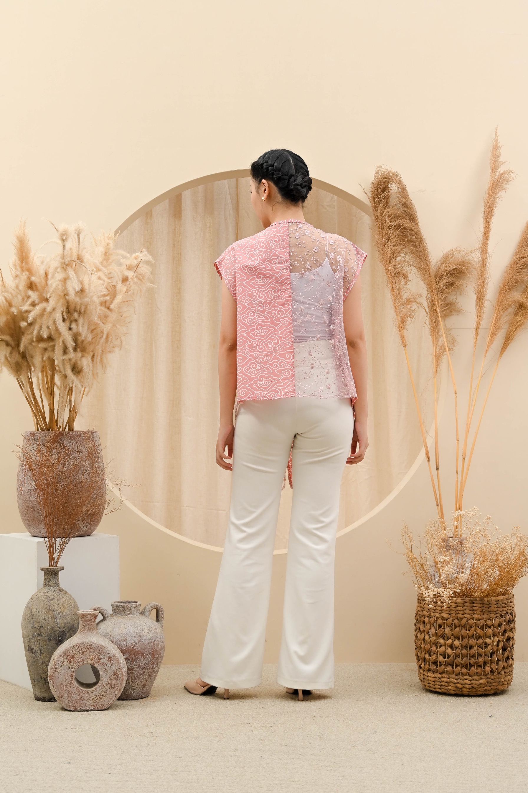 ELARIA VEST