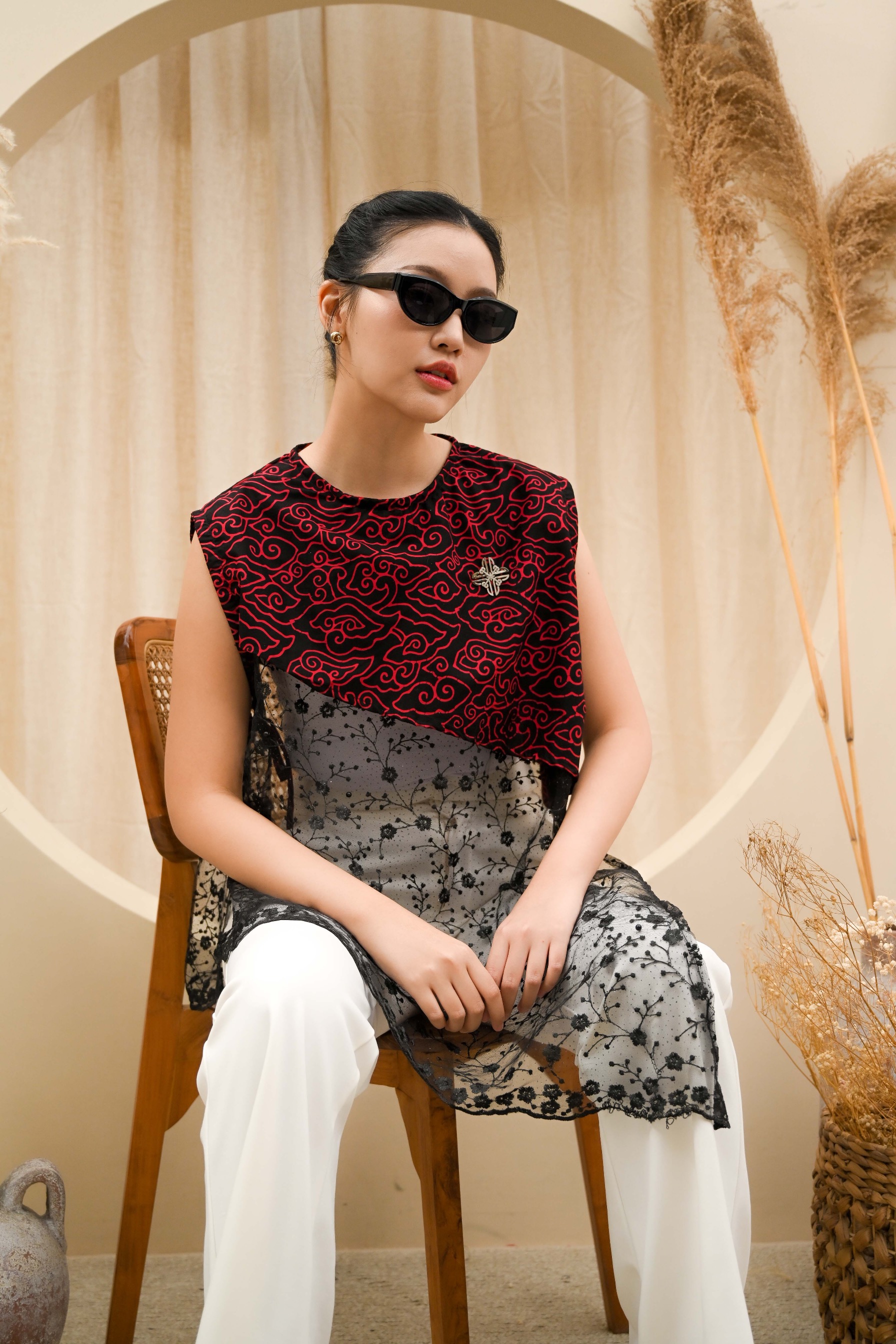 ARUNIKA VEST