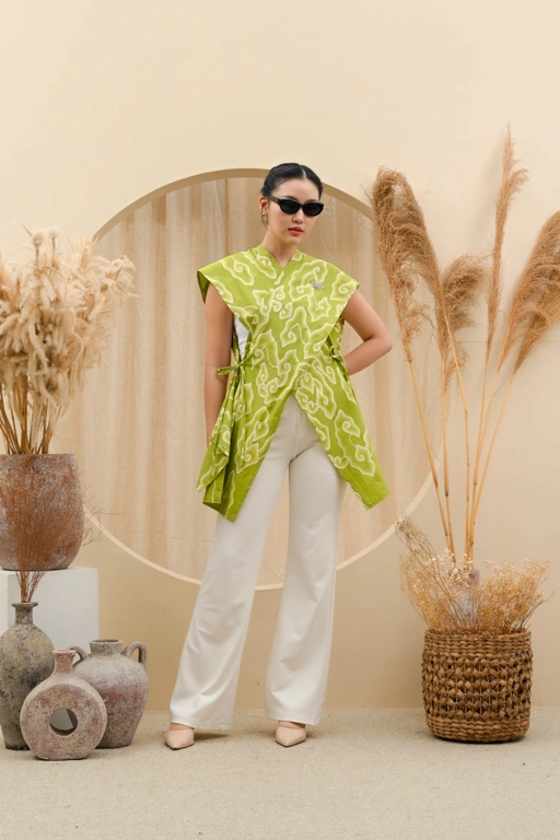 Image of KALYRA VEST