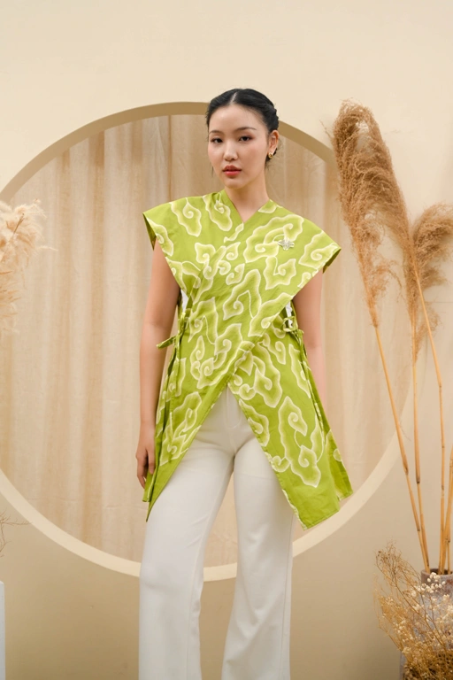 Image of KALYRA VEST