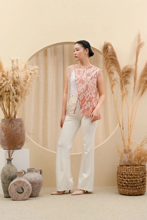 Image of SAVERA VEST