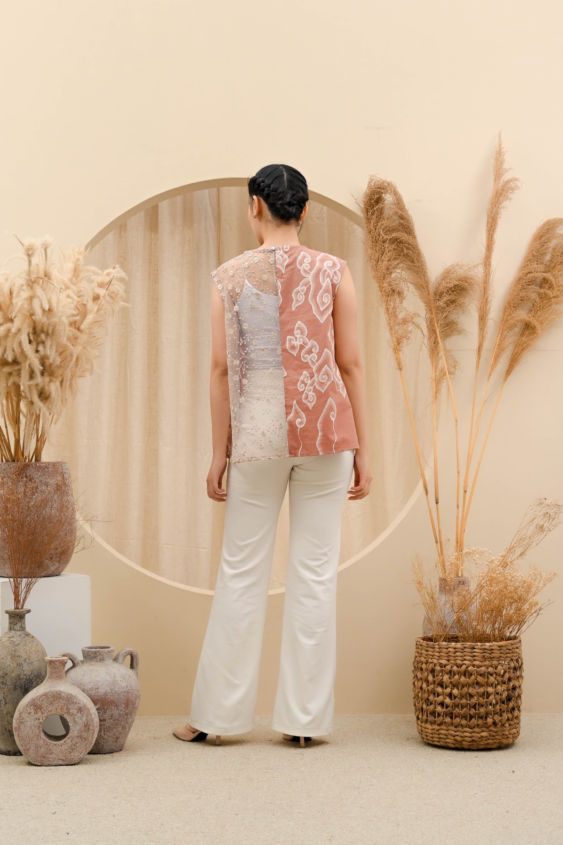 SAVERA VEST