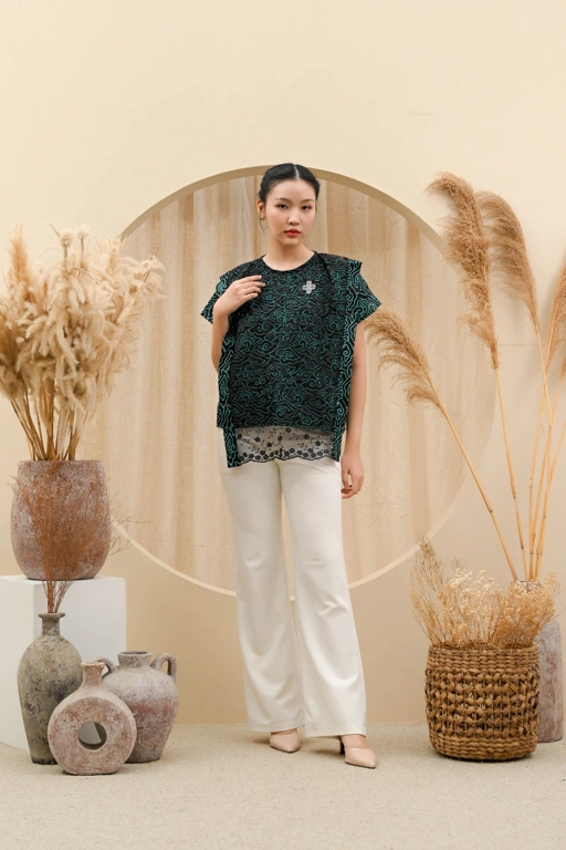 Image of RAEVA BLOUSE