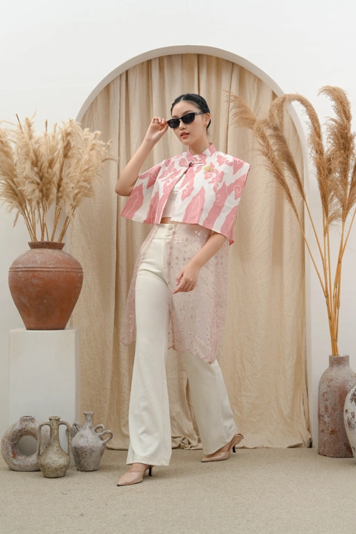 Image of KIREYNA VEST