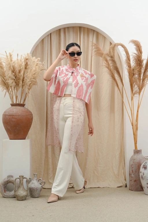 Image of KIREYNA VEST