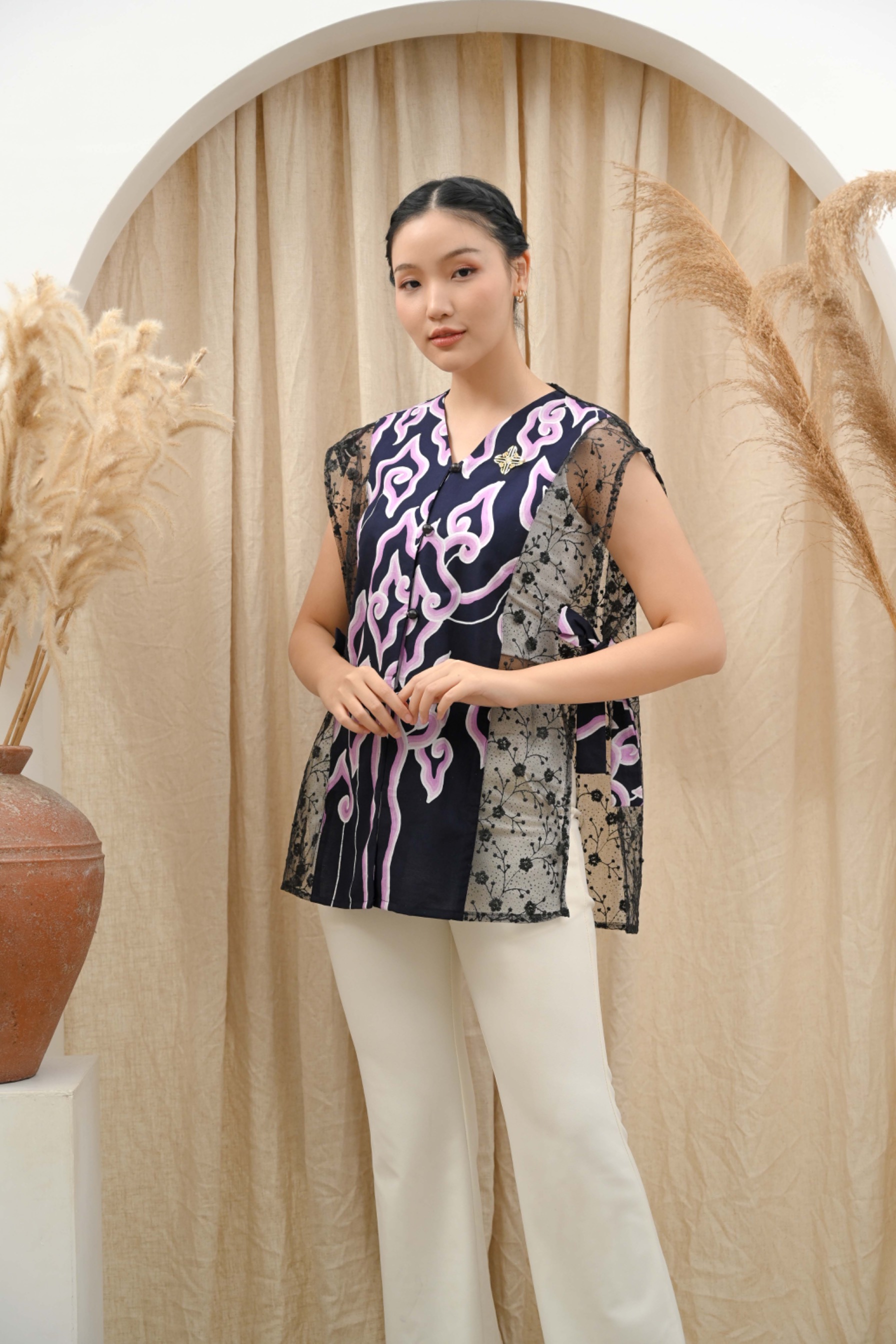 LARENTA VEST