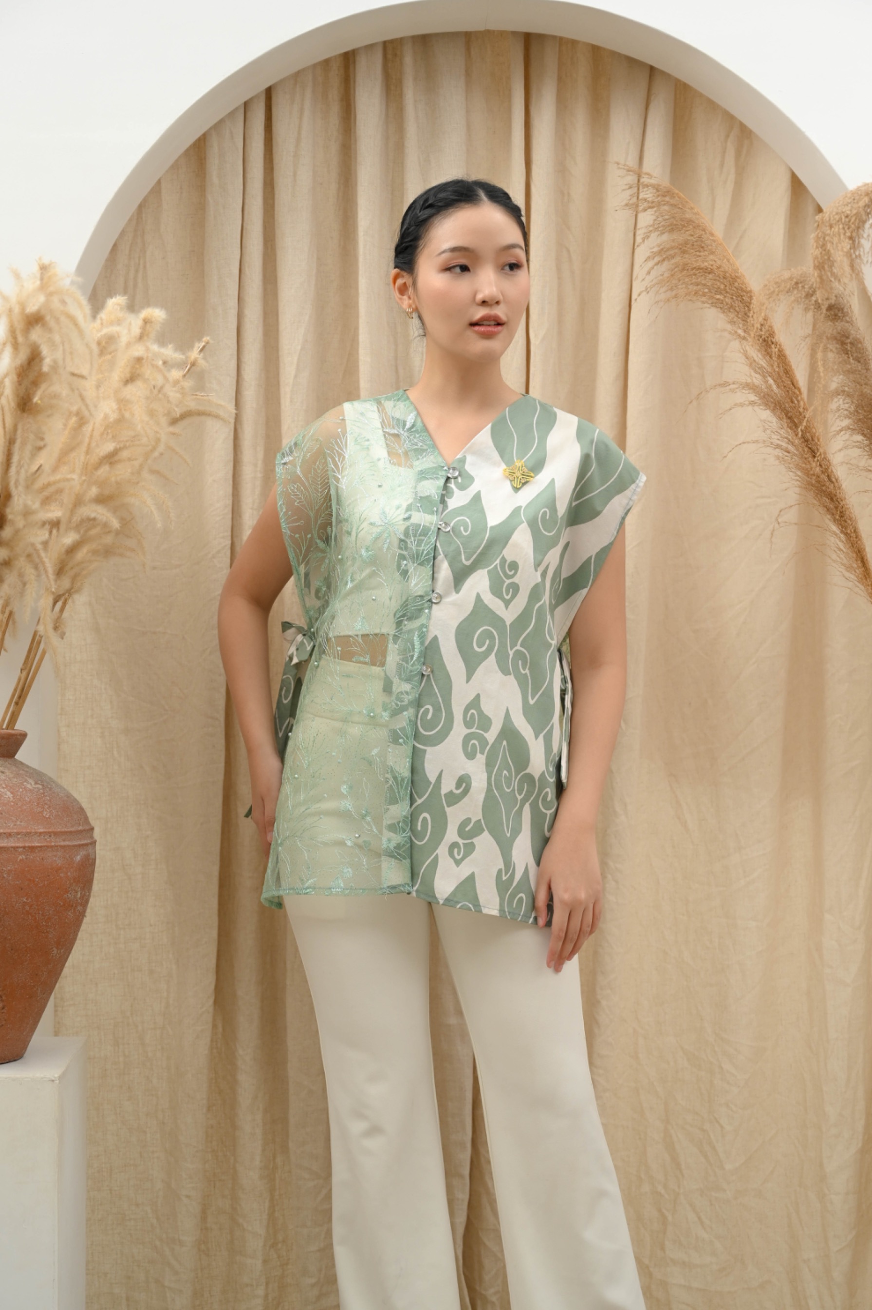 NAYARA VEST