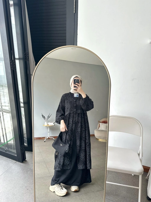 Image of PROUDYHIJAB - Kagumi Long Outer Busui Friendly Outer Wanita Premium