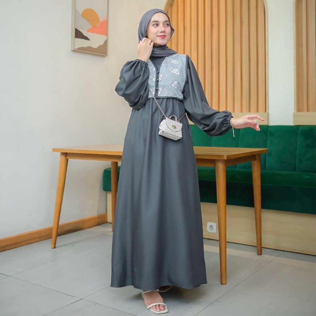 Yeji Dress