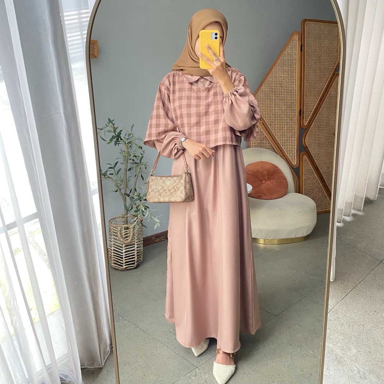 Yunabi Dress