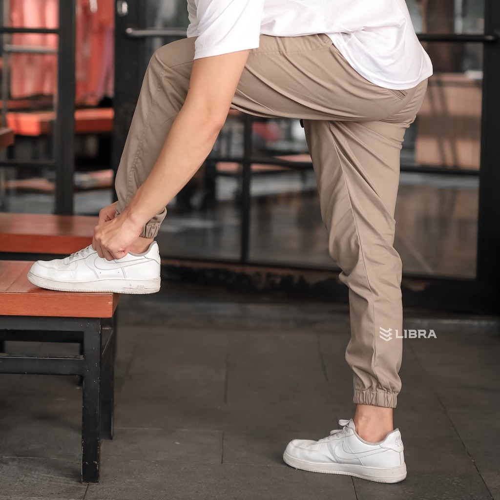 Delibra Celana Jogger Panjang Khaki