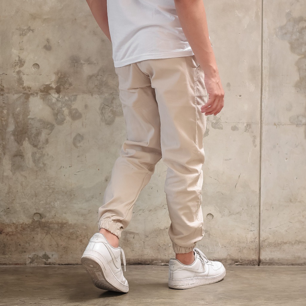 Delibra Celana Jogger Panjang Light Cream