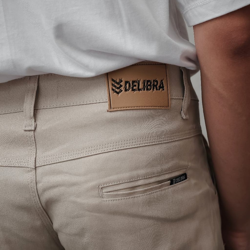 Delibra Celana Chino Pendek Pria