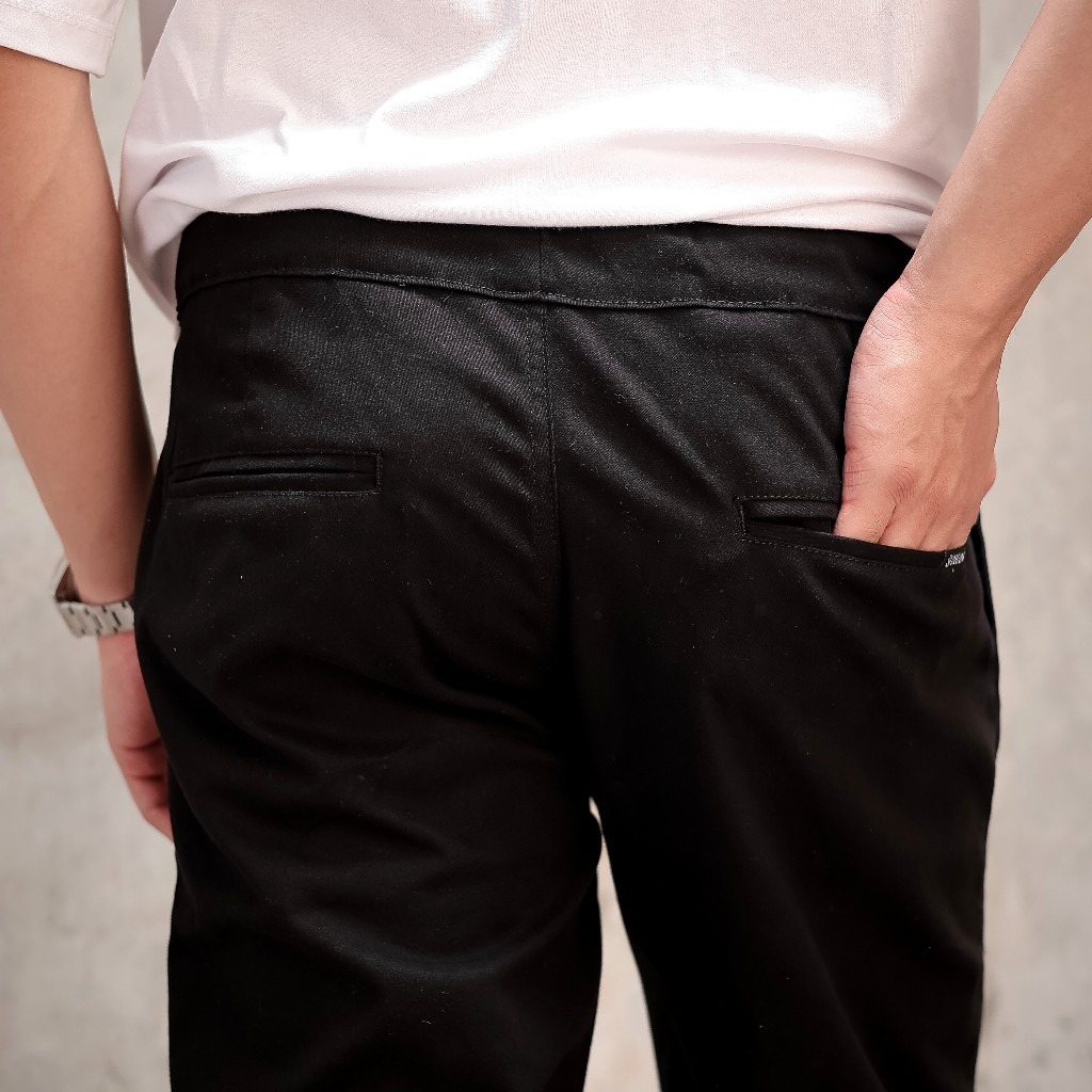 Delibra Celana Jogger Panjang Black