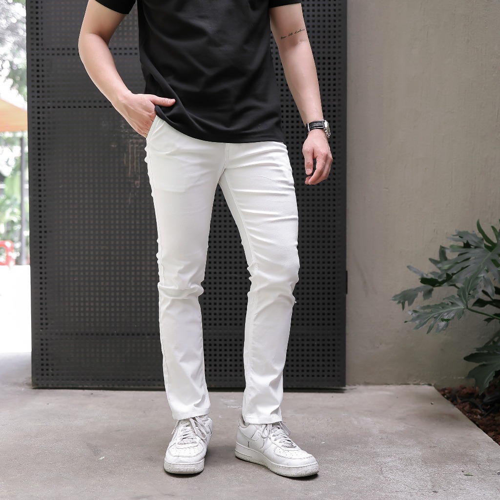 Delibra Celana Chino Original Panjang Pria White
