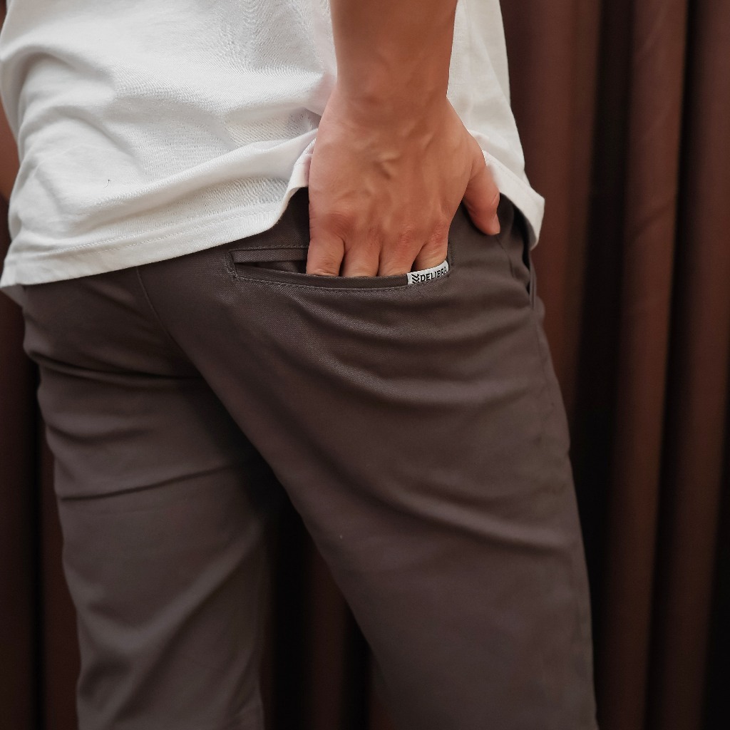 Delibra Celana Chino Pendek Pria