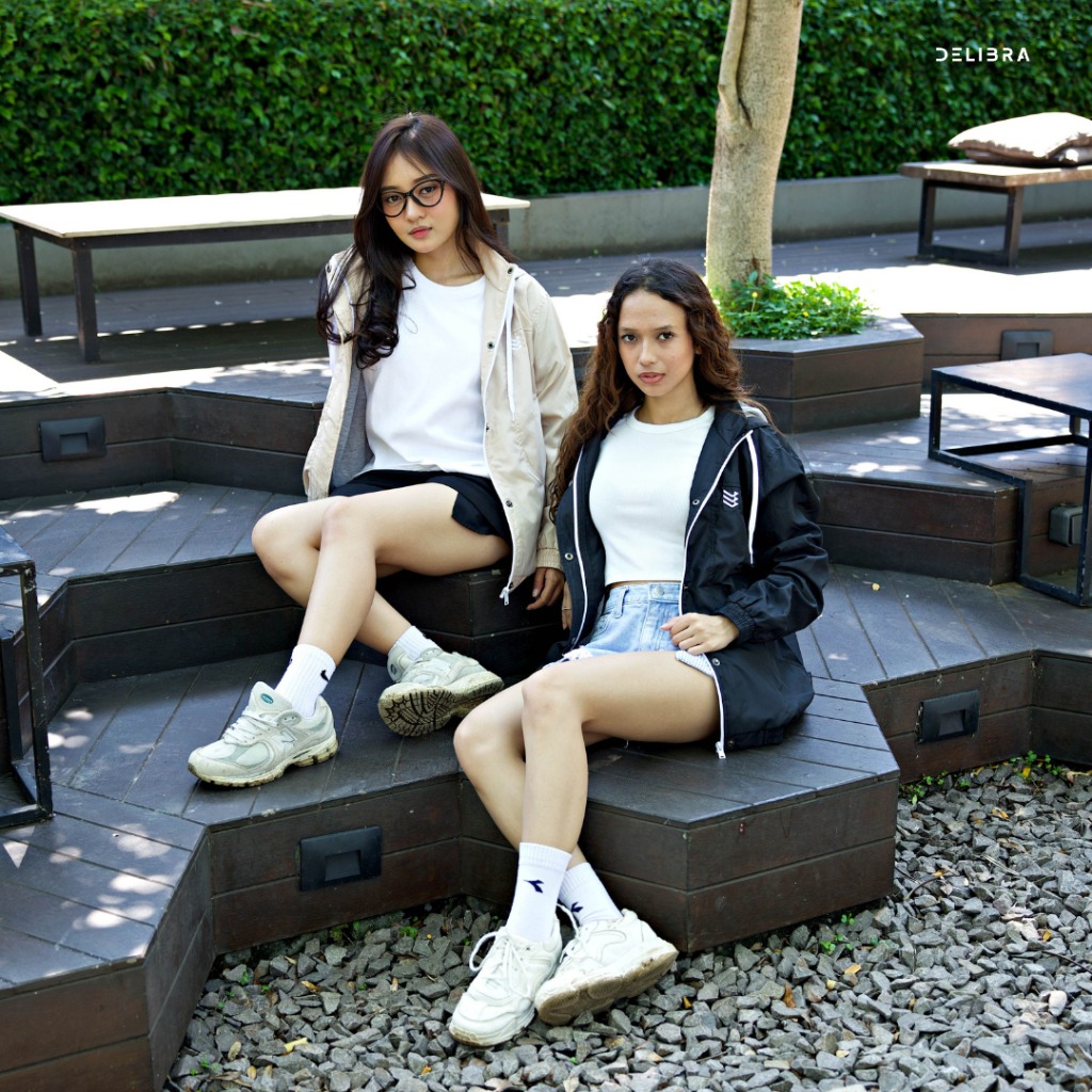 Delibra Jaket Parasut Wanita Marsya