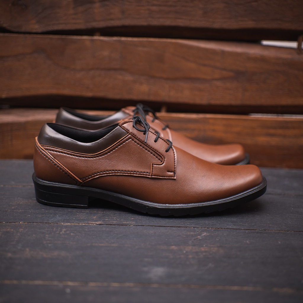 PAULMAY - Sepatu Formal Slip on Pria Wina 70