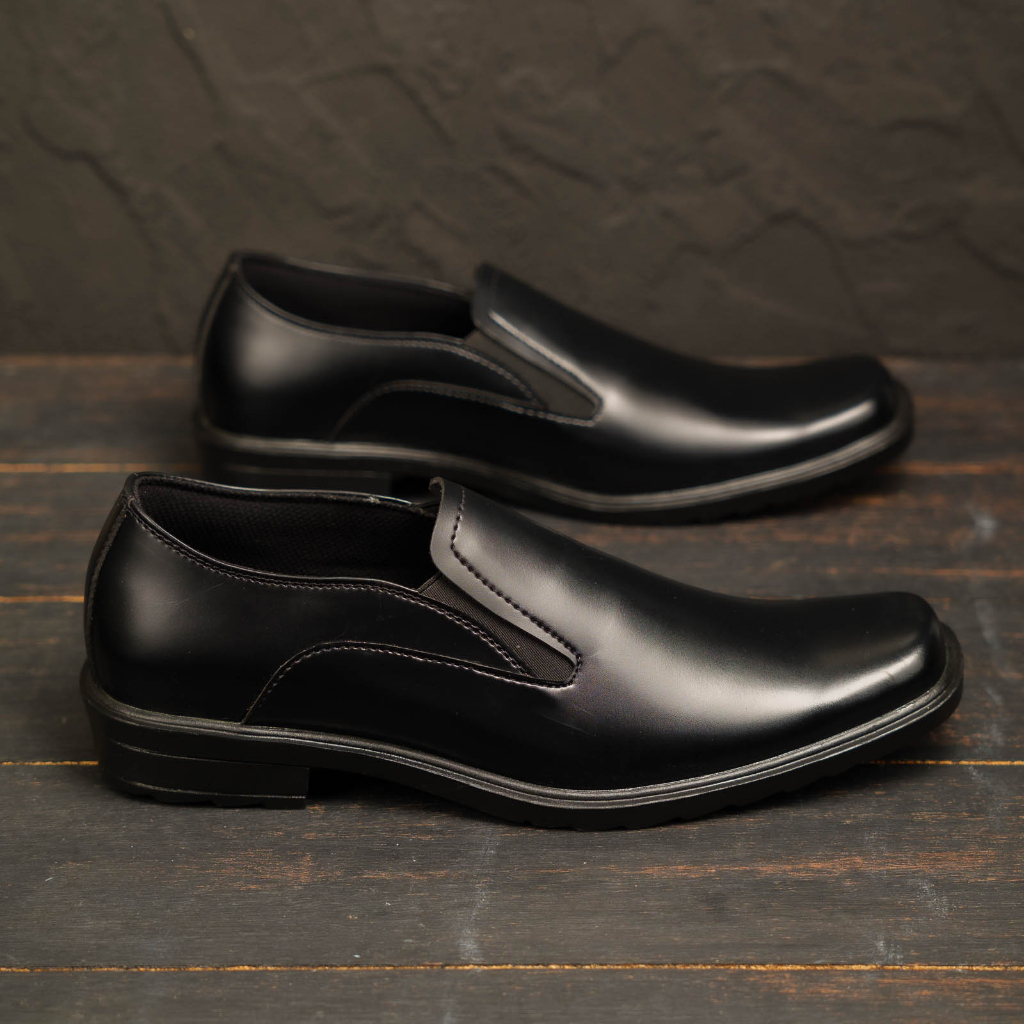 PAULMAY - Sepatu Formal Slip on Pria Wina 75