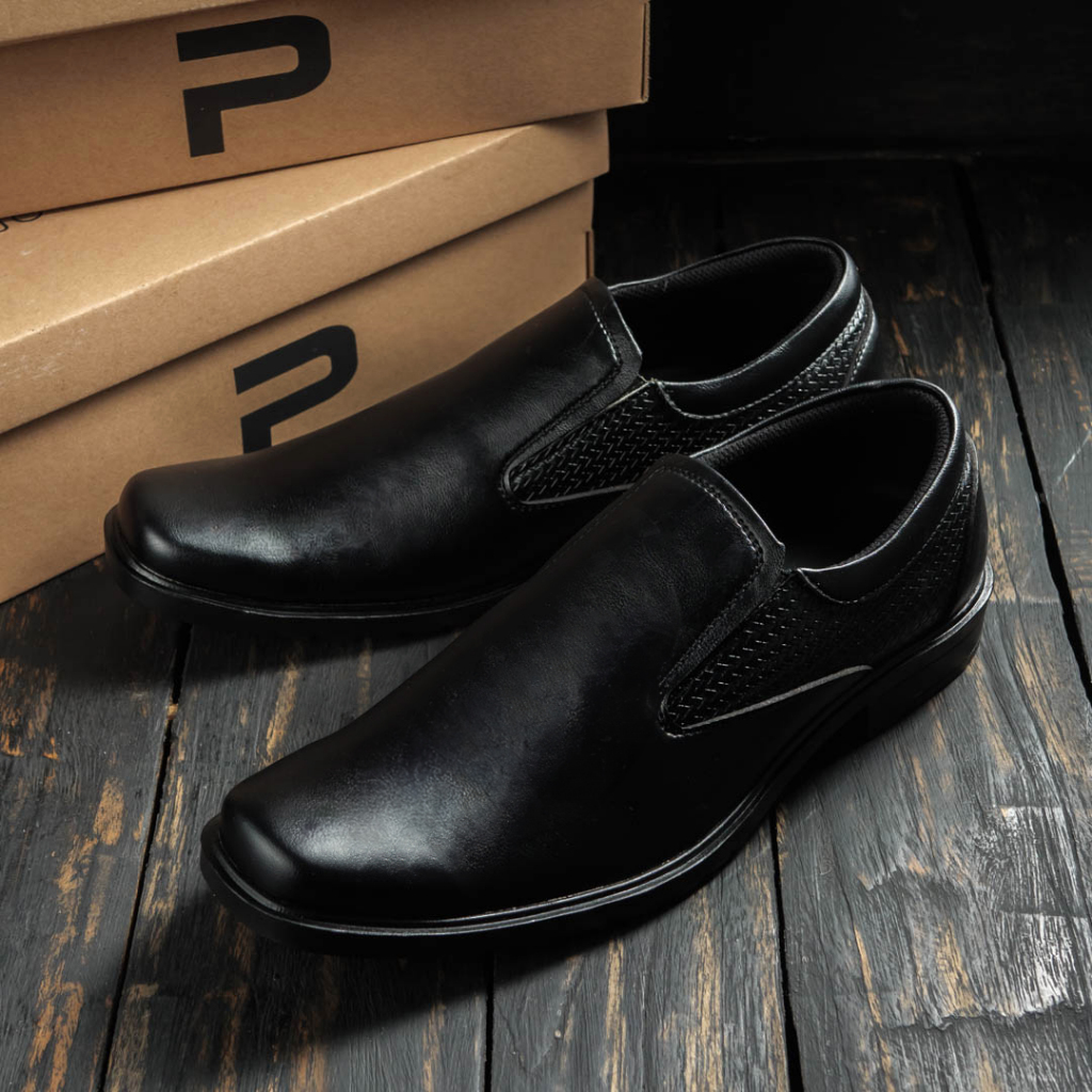 PAULMAY - Sepatu Formal Slip on Pria Wina 69