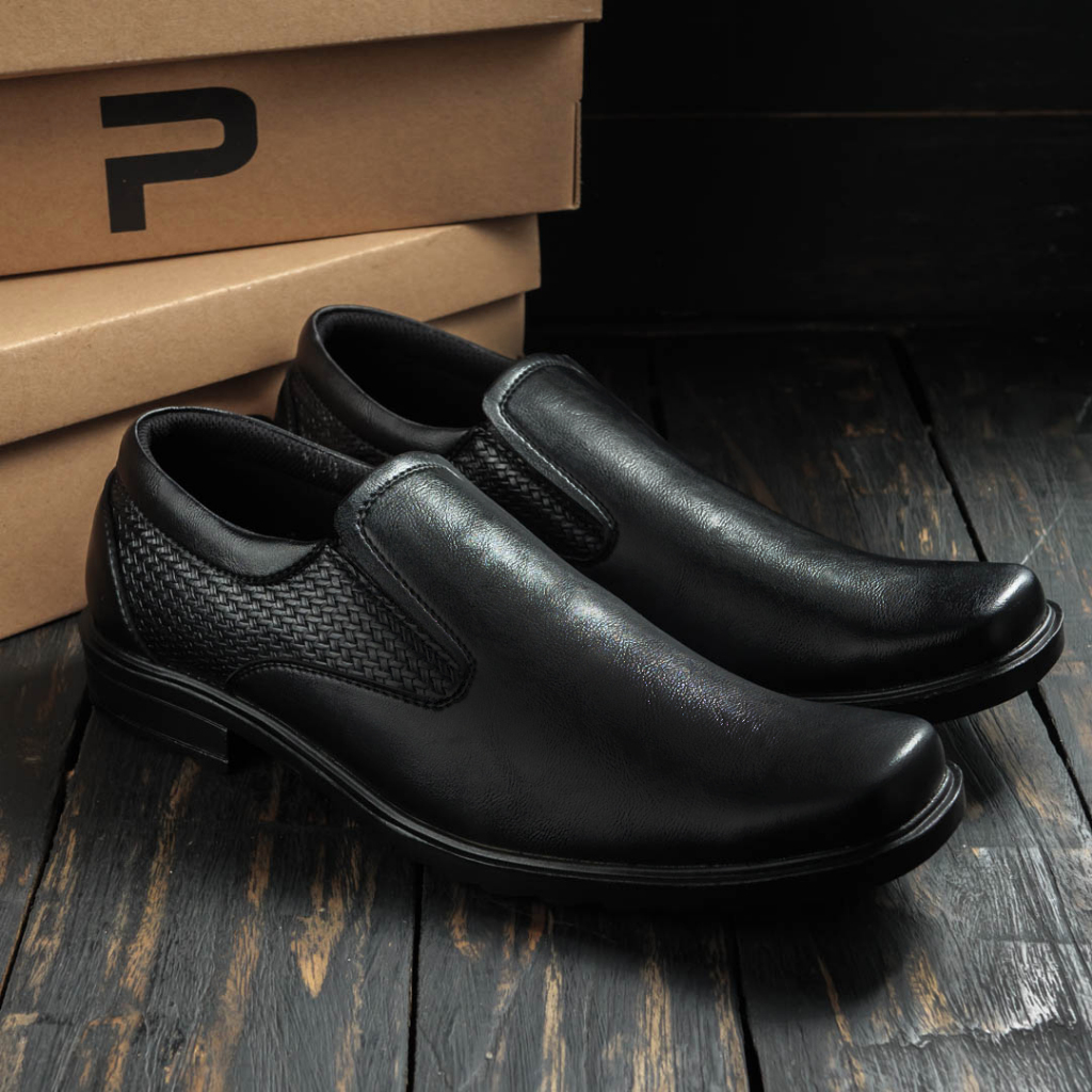 PAULMAY - Sepatu Formal Slip on Pria Wina 69